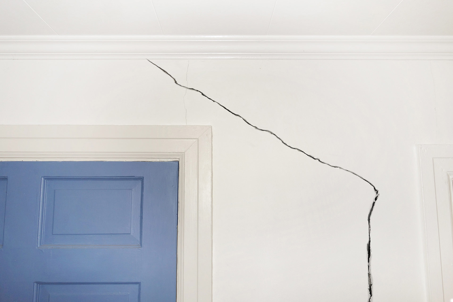 interior dry wall crack
